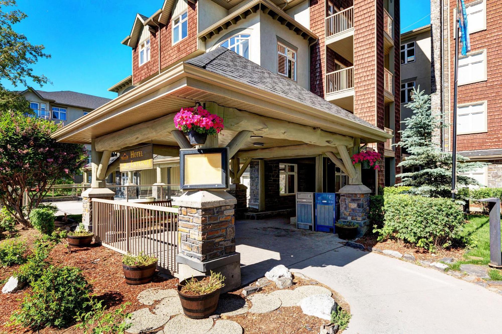 Apartment Cozy With Epic Mountain Views, Parking, Air Con *